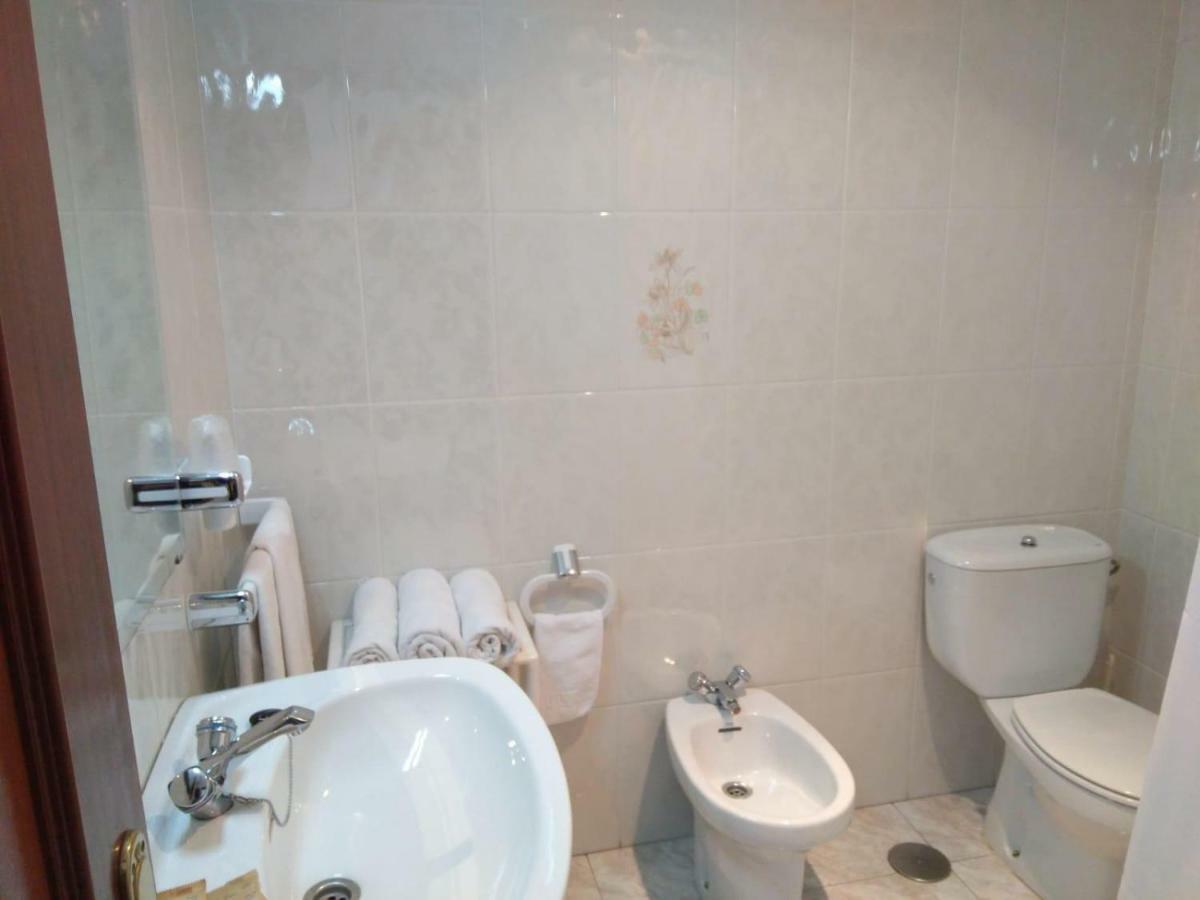 Hostal Mourelos O Grove Quarto foto