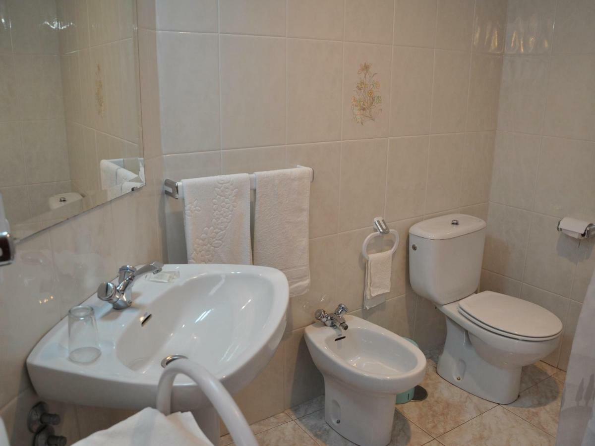 Hostal Mourelos O Grove Quarto foto