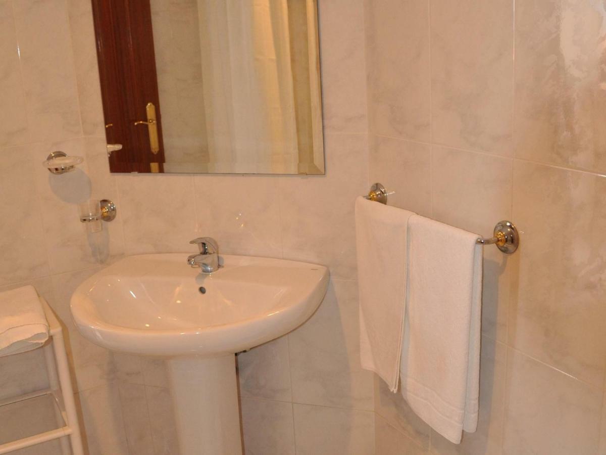 Hostal Mourelos O Grove Quarto foto